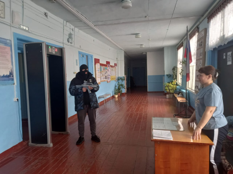 В МБОУ «Первомайская ООШ» прошли мероприятия по предупреждению совершения преступлений в форме вооружённого нападения.